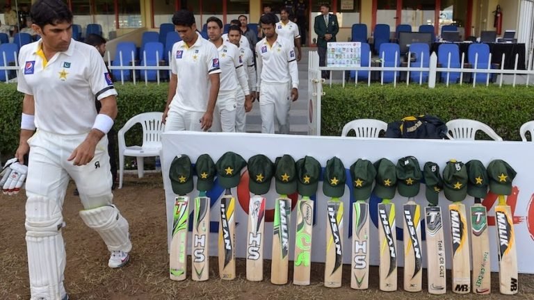New Zealand Return to Pakistan with Cash Back of 80 runs and an innings in 3rd test series result 1-1