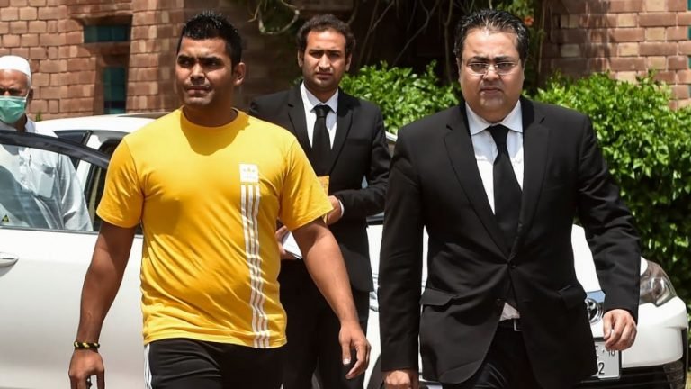 Umar Akmal alleged Mickey Arthur for Abusing, Mickey Abused me at NCA