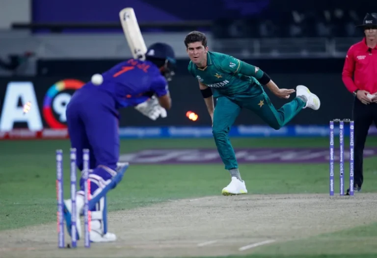 Pakistan Restrict India on 151/7, Saheen Afridi strike well in early overs